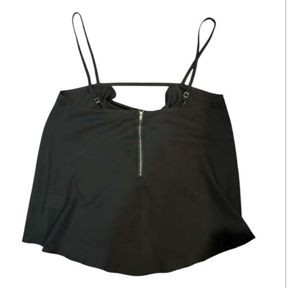 Cut Out Top - Picture 4 of 11